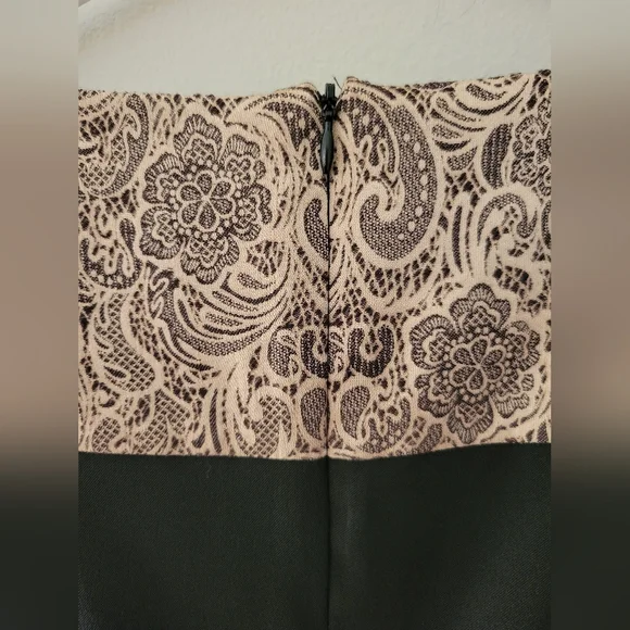 Black and Gold Sheath Dress - Picture 4 of 7